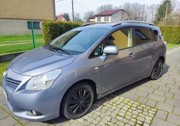 toyota Toyota Verso cena 19900 przebieg: 261271, rok produkcji 2010 z Bodzentyn